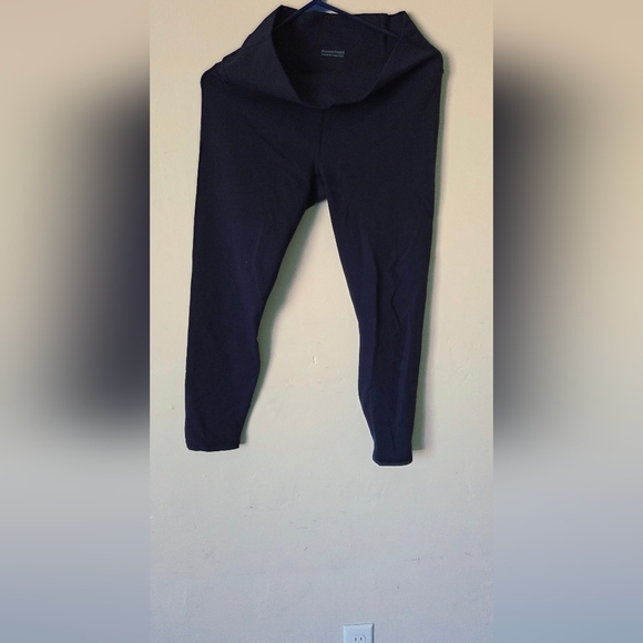 Fabletics Bundle - Picture 7 of 7